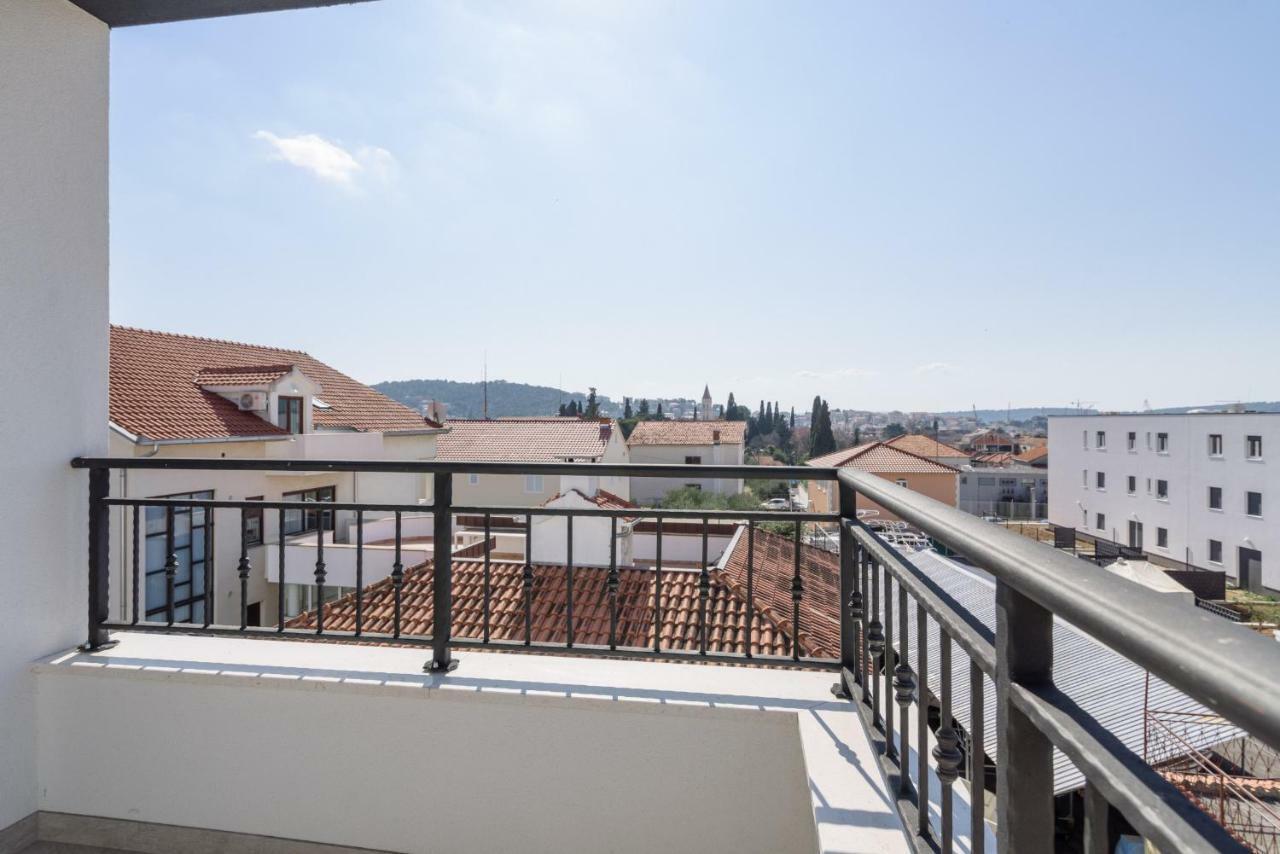 Luxury Apartman Ivana โตรกีร์ ภายนอก รูปภาพ