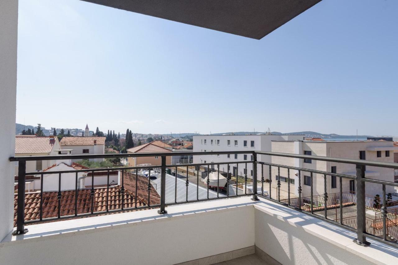 Luxury Apartman Ivana โตรกีร์ ภายนอก รูปภาพ