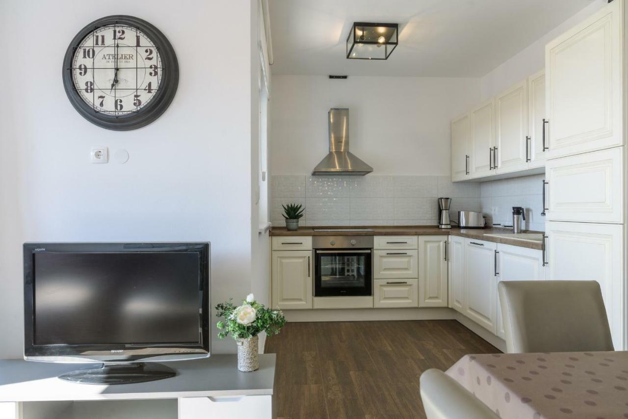 Luxury Apartman Ivana โตรกีร์ ภายนอก รูปภาพ